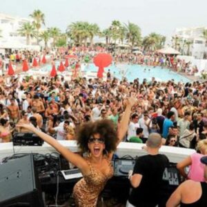 Festa in piscina Ibiza